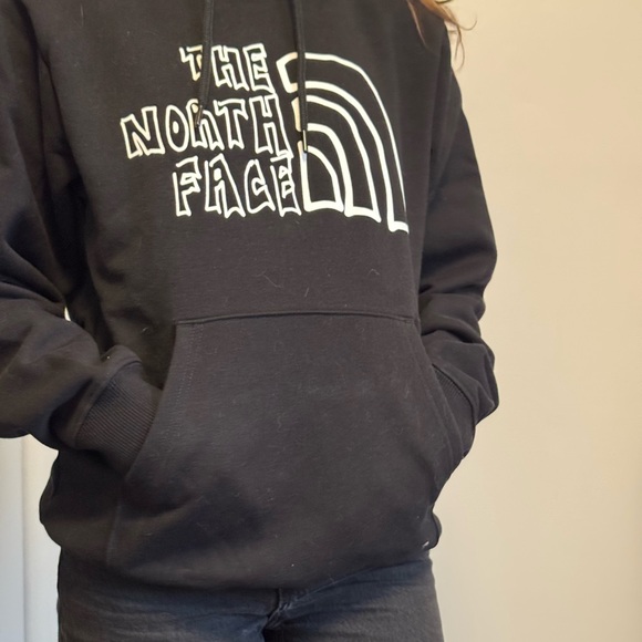 Men’s North Face graphic hoodie - Picture 3 of 8